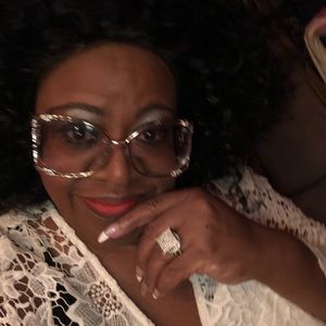 Meet your Posher, Joretta